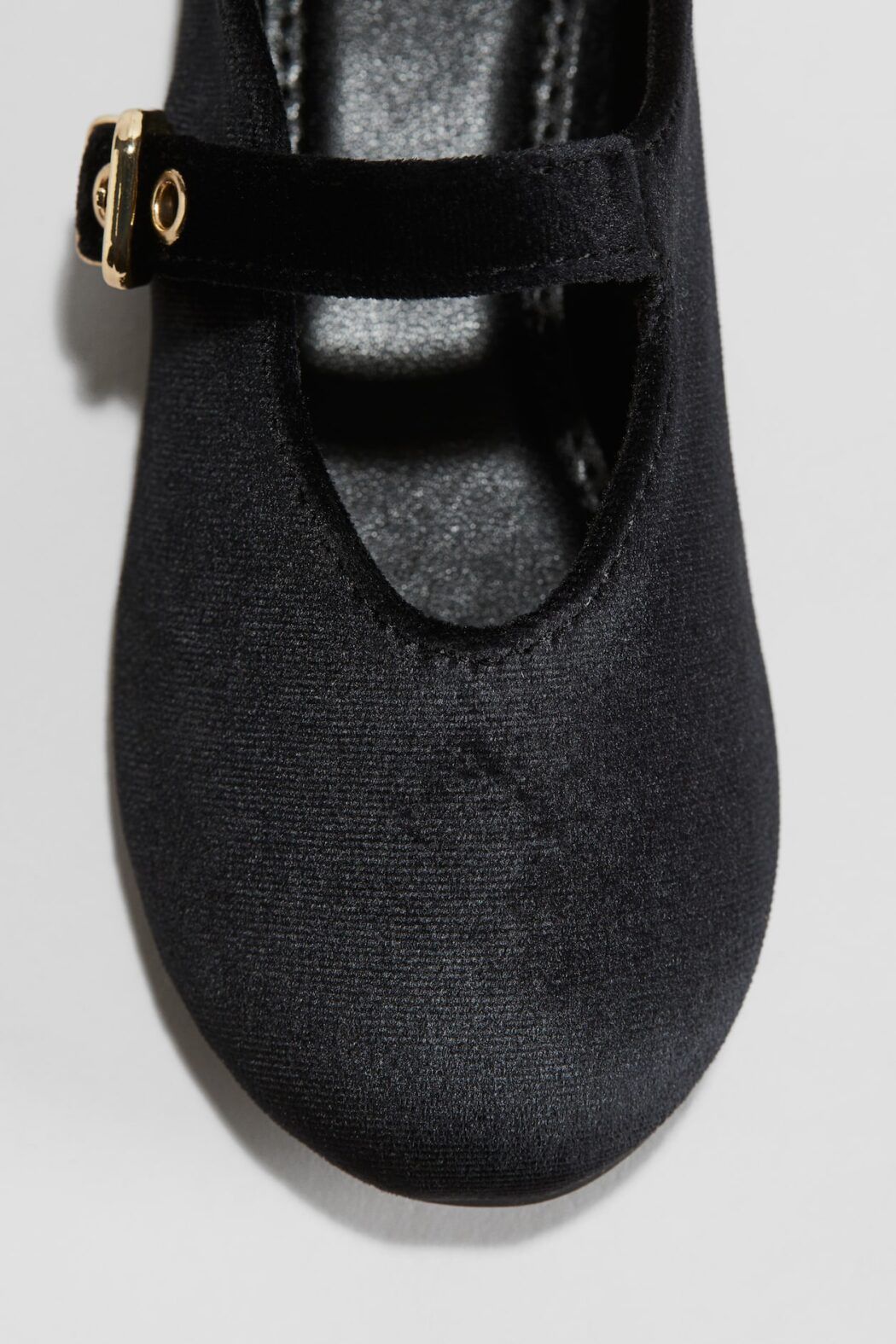 IMG_4447 H&M Girls Black Velvet Mary Jane Shoes Size 31 | City Nest Kids