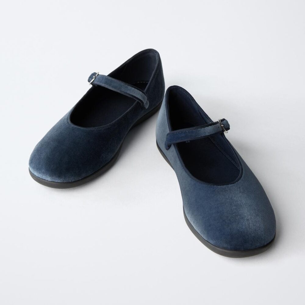 IMG_7685 Zara Girls Navy Velvet Mary Jane Shoes Size 35 | City Nest Kids