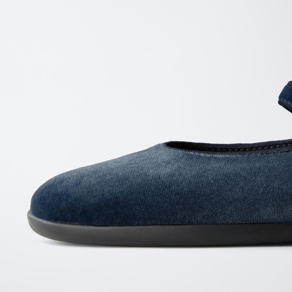 IMG_7688 Zara Girls Navy Velvet Mary Jane Shoes Size 35 | City Nest Kids