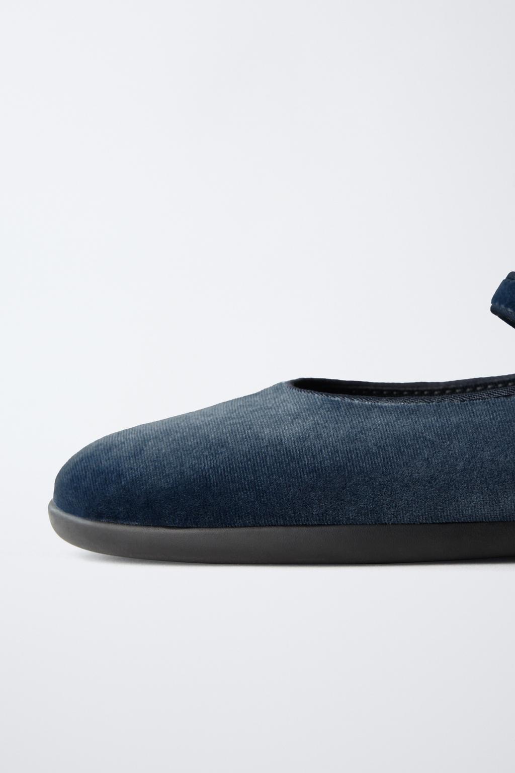 IMG_7688 Zara Girls Navy Velvet Mary Jane Shoes Size 35 | City Nest Kids