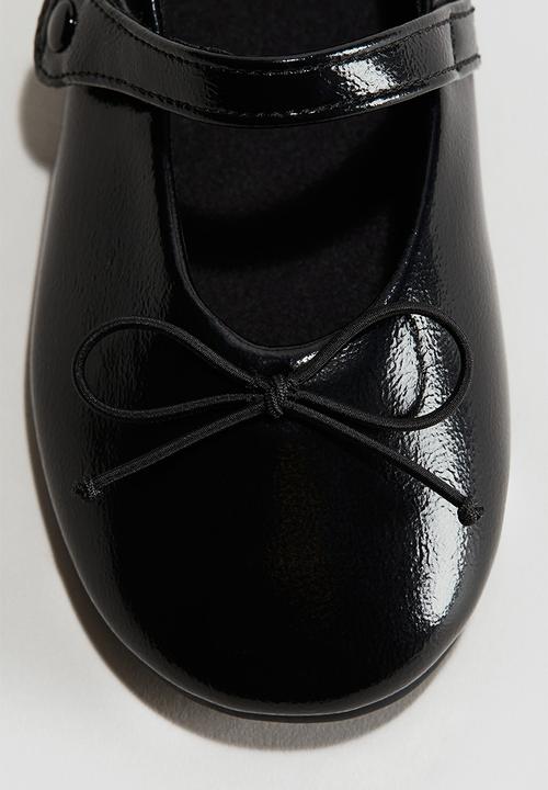 IMG_2533 H&M Girls Black Patent Mary Jane Shoes Size 32 | City Nest Kids